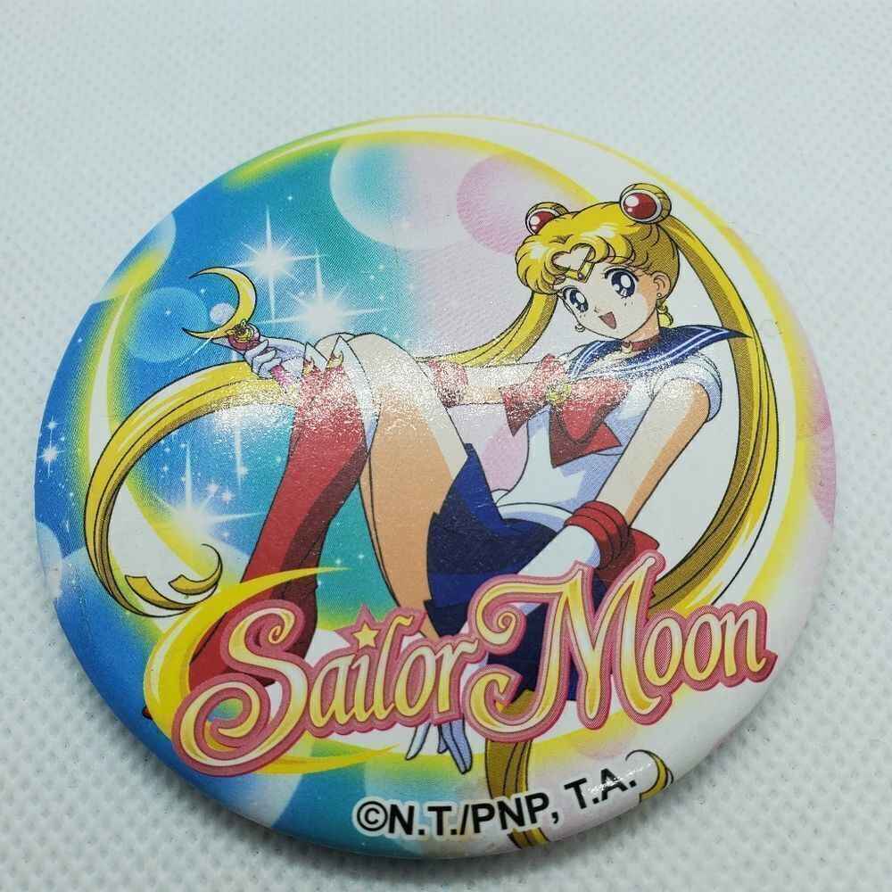 Sailor Moon Large Button Pin - Picture 3 of 4
